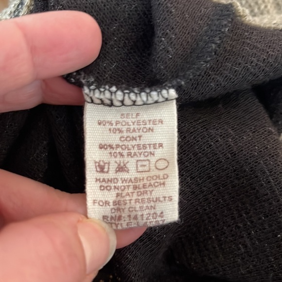 Hem & Thread Color Block Cowl Poncho. - Picture 4 of 4